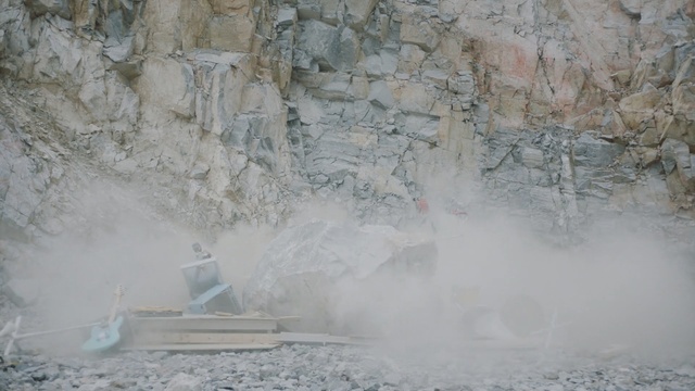 Video Reference N2: Geological phenomenon, Dust, Quarry, Geology, Rock, Cliff, Limestone, Terrain