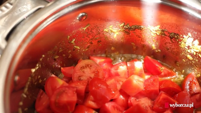Video Reference N4: Food, Dish, Cuisine, Ingredient, Vegetable, Produce, Recipe, Tomato, Stewed tomatoes, Plant