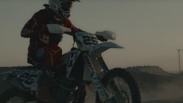 Video Reference N17: Land vehicle, Motocross, Freestyle motocross, Motorcycle, Motorcycling, Vehicle, Motorcycle racing, Endurocross, Enduro, Racing