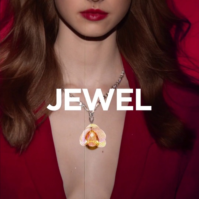 Video Reference N0: Hair, Red, Lip, Pendant, Necklace, Jewellery, Fashion accessory, Yellow, Beauty, Skin, Person, Woman, Indoor, Girl, Shirt, Holding, Young, Wearing, Standing, White, Looking, Posing, Front, Black, Close, Hat, Lipstick, Human face