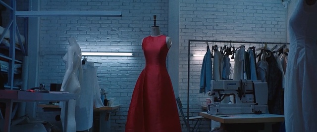 Video Reference N0: blue, dress, room, fashion, boutique, gown, dressmaker, fashion design, haute couture, space, Person
