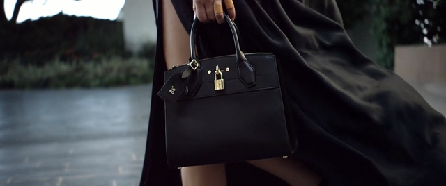 Video Reference N0: Handbag, Bag, Black, White, Fashion accessory, Product, Birkin bag, Fashion, Leather, Brown