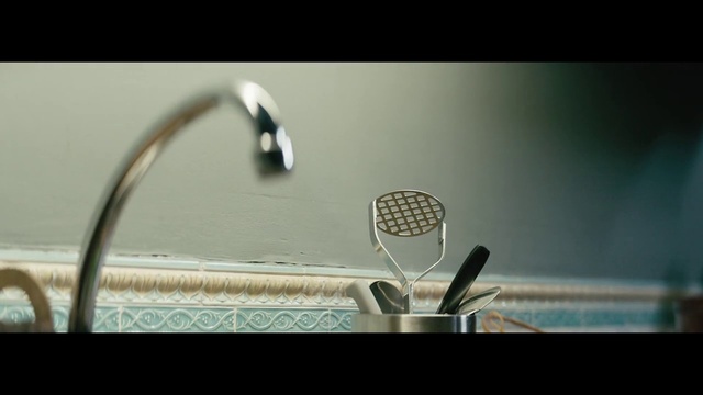 Video Reference N1: Plumbing fixture, Microphone, Audio equipment, Tap, Still life photography, Sink, Shower head