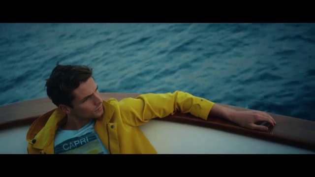 Video Reference N2: Yellow, Sea, Human, Vacation, Leisure, Photography, Happy, Ocean, Recreation, Vehicle