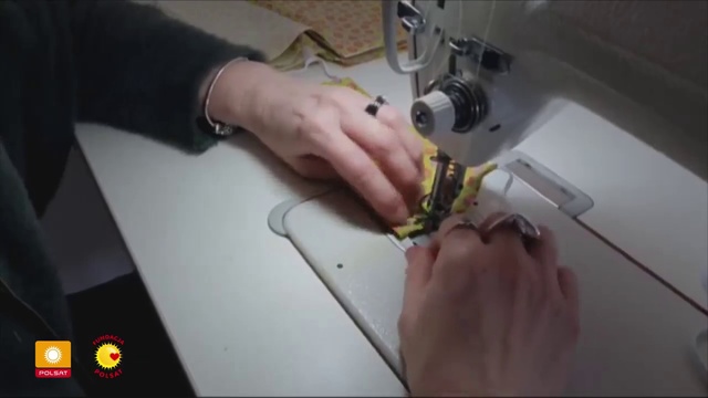 Video Reference N1: Sewing machine, Sewing, Sewing machine needle, Home appliance, Hand, Art, Finger, Electrical wiring, Craft