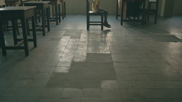 Video Reference N0: Floor, Tile, Flooring, Line, Hardwood, Beige, Wood, Material property, Chair, Marble