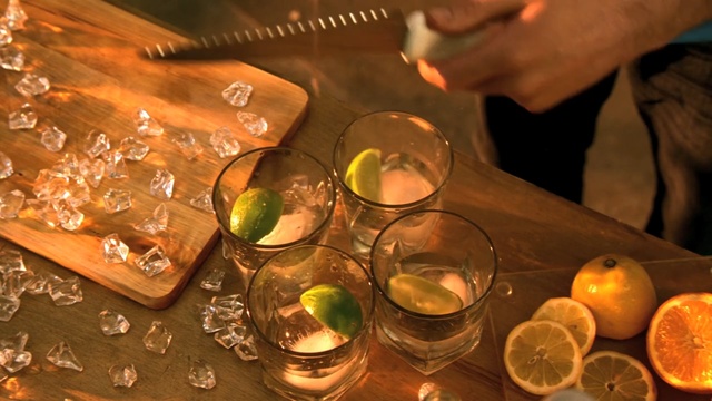 Video Reference N4: drink, alcoholic beverage, distilled beverage, cocktail, liqueur, alcohol, punch, caipirinha