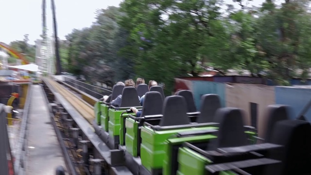 Video Reference N0: Transport, Park, Vehicle, Thoroughfare, Amusement park, Crowd