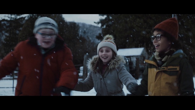 Video Reference N3: Snow, Photograph, Winter, People, Social group, Fun, Snapshot, Beanie, Friendship, Smile