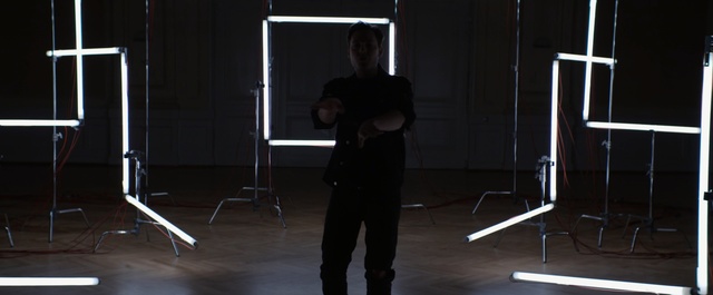 Video Reference N1: Light, Standing, Stage, Performance, Performance art, Photography, Room, Event, Performing arts, Darkness