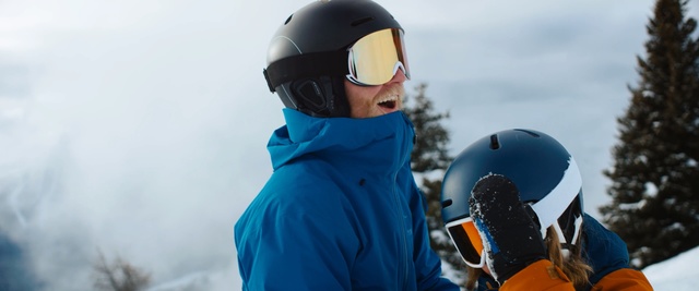 Video Reference N1: Helmet, Ski helmet, Snow, Personal protective equipment, Ski Equipment, Sports equipment, Goggles, Winter, Headgear, Sports gear