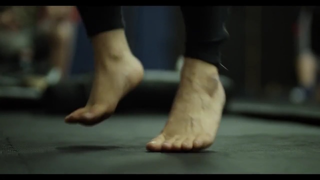 Video Reference N1: footwear, foot, leg, shoe, barefoot, human leg, human body, toe, outdoor shoe, ankle
