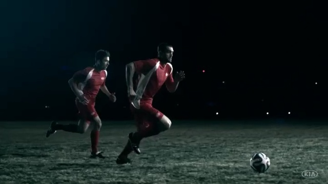 Video Reference N2: Football player, Football, Darkness, Player, Competition event, Team sport, Ball, Soccer, Fun, Tournament