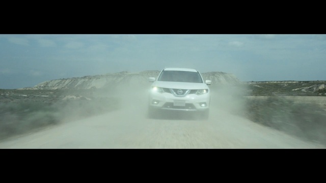 Video Reference N0: Vehicle, Car, Off-roading, Automotive design, Road, Mid-size car, Nissan x-trail, Dust, Compact car, Crossover suv