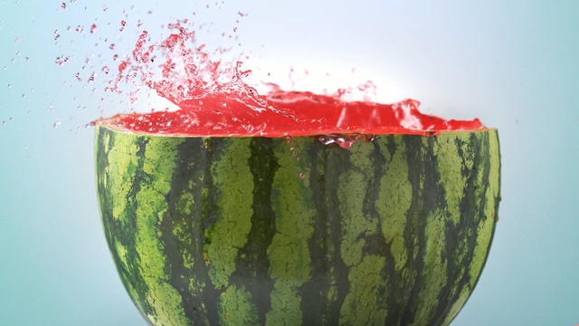 Video Reference N0: watermelon, melon, edible fruit, fruit, produce, food, healthy, organic, fresh, close, diet, Person