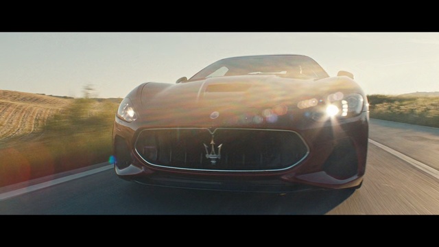 Video Reference N0: Land vehicle, Vehicle, Car, Sports car, Maserati granturismo, Automotive design, Performance car, Maserati, Supercar, Luxury vehicle