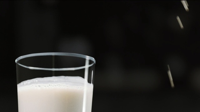 Video Reference N1: milk, glass, drink, beverage, cup, liquid, food, alcohol, dairy product, mug