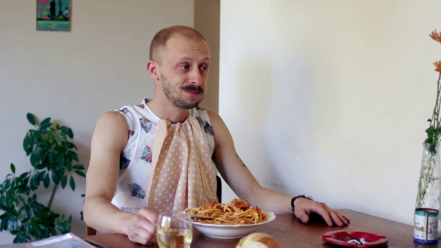 Video Reference N6: Eating, Food, Junk food, Dish, Fast food, Cuisine, Meal, Food craving, Breakfast, Vegetarian food