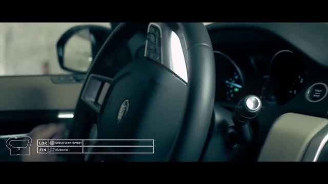 Video Reference N1: Land vehicle, Vehicle, Car, Steering wheel, Luxury vehicle, Steering part, Automotive design, Driving, Personal luxury car, Family car