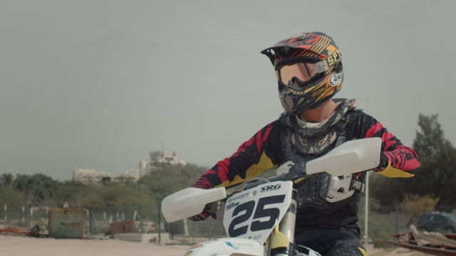 Video Reference N21: Motorcycle racer, Extreme sport, Motocross, Freestyle motocross, Vehicle, Racing, Sports, Motorcycling, Endurocross, Supermoto