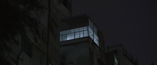 Video Reference N0: sky, darkness, night, architecture, building, atmosphere, house, facade, metropolis, screenshot