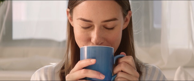 Video Reference N1: Nose, Drinking, Chin, Forehead, Cup, Coffee cup, Neck, Cup, Cheek, Mug, Person