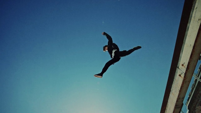 Video Reference N2: Jumping, Sky, Flip (acrobatic), Fun, Leisure, Extreme sport, Happy, Recreation, Diving, Stunt performer