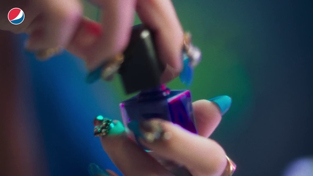 Video Reference N3: Finger, Nail, Blue, Hand, Gadget, Purple, Pink, Photography, Close-up, Technology