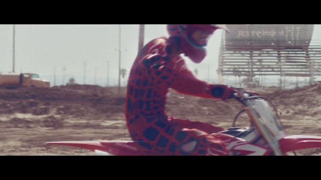 Video Reference N10: Sky, Vehicle, Cool, Photography, Bicycle, Recreation, Mountain bike, Bicycle motocross, Fictional character, Extreme sport