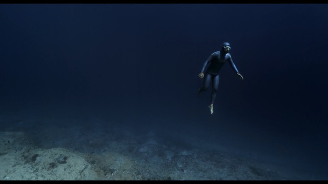 Video Reference N6: underwater diving, underwater, freediving, atmosphere, water, diving, sky, darkness, sea, extreme sport
