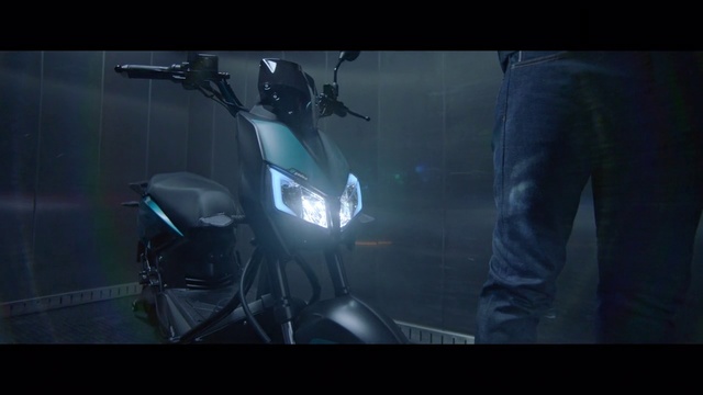 Video Reference N2: Automotive lighting, Headlamp, Light, Darkness, Vehicle, Automotive design, Scooter, Digital compositing, Fictional character, Automotive exterior