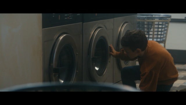 Video Reference N2: Washing machine, Major appliance, Home appliance, Washing, Clothes dryer, Room, Laundry, Screenshot