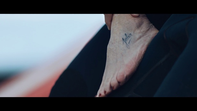 Video Reference N2: Skin, Tattoo, Finger, Hand, Joint, Close-up, Nose, Leg, Human leg, Arm