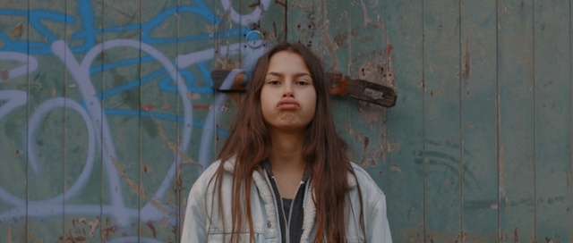 Video Reference N0: Hair, Face, Beauty, Wall, Long hair, Human, Portrait, Photography, Brown hair, Street fashion, Person
