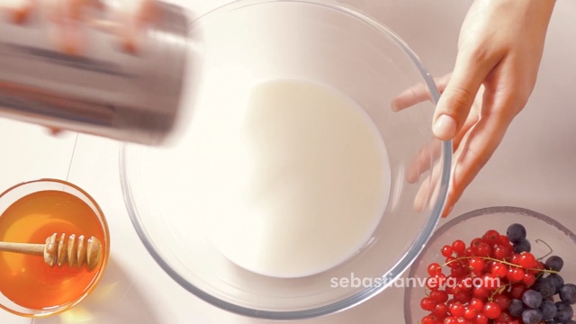 Video Reference N3: whisk, food, recipe