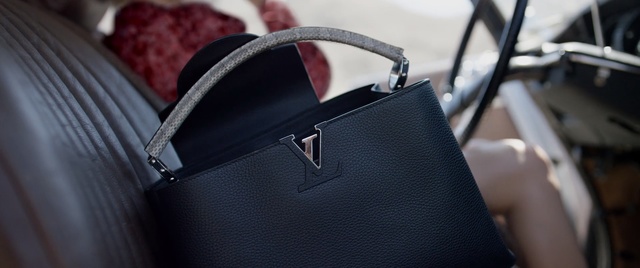 Video Reference N2: Bag, Handbag, Black, Fashion accessory, Leather, Tote bag, Kelly bag, Material property, Baggage, Birkin bag