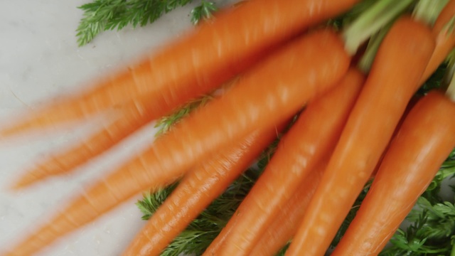 Video Reference N3: Carrot, Vegetable, Food, Root vegetable, wild carrot, Produce, Mirepoix, Local food, Baby carrot, Plant
