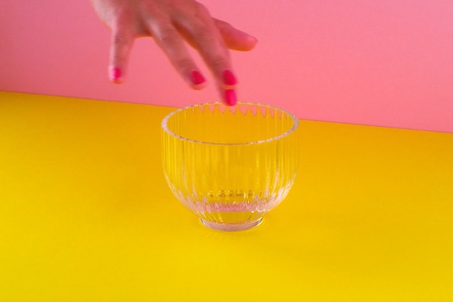 Video Reference N0: Yellow, Drinkware, Orange, Drink, Glass, Liquid, Wine glass, Hand, Juice, Cup
