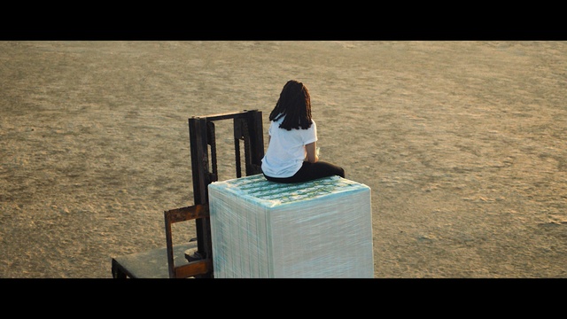 Video Reference N0: sitting, sunlight, girl, shadow, sky, human behavior