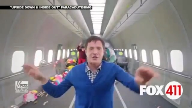 Video Reference N6: Ceiling, Fun, Air travel, Smile, Passenger, Person