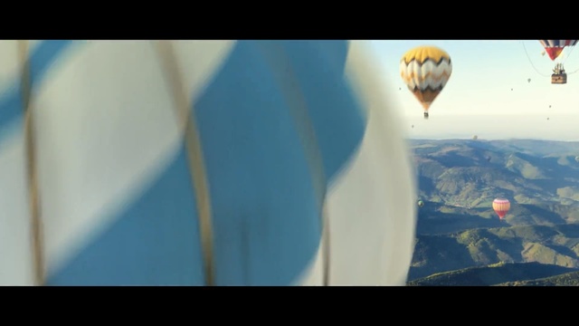 Video Reference N5: Hot air ballooning, Hot air balloon, Atmosphere, Air sports, Air travel, Sky, Vehicle, World, Recreation, Extreme sport