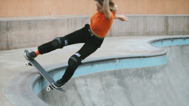Video Reference N6: Skateboarder, Recreation, Skateboarding, Skateboard, Boardsport, Skatepark, Sports equipment, Sports, Skateboarding Equipment, Individual sports