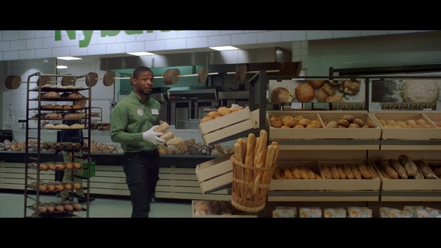 Video Reference N1: Bakery, Baker, Baguette, Food, Business, Pâtisserie, Baked goods, Cuisine, Bread, Snack