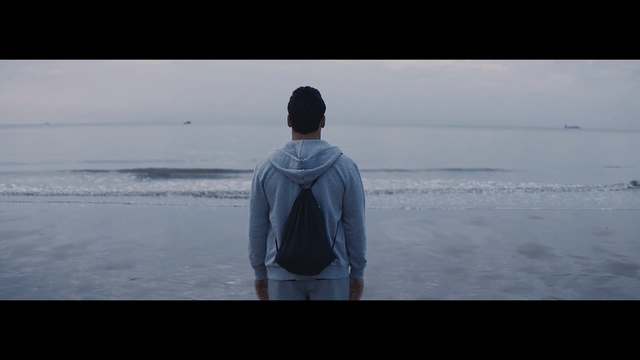 Video Reference N1: water, sea, white, photograph, sky, horizon, standing, atmosphere, ocean, photography, Person