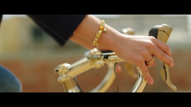 Video Reference N1: fashion accessory, finger, jewellery, hand, nail, arm, close up, ring, Person