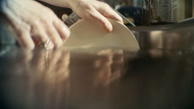 Video Reference N1: Hand, Finger, Dough, Wood, Cooking, Baking