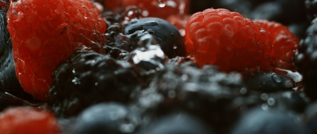 Video Reference N0: Berry, Frutti di bosco, Food, Blackberry, Fruit, Natural foods, Sweetness, Superfood, Plant, Produce