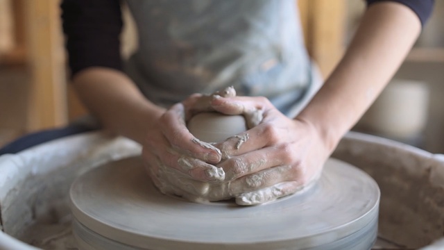 Video Reference N2: potter's wheel, clay, pottery, ceramic, material, hand, baking