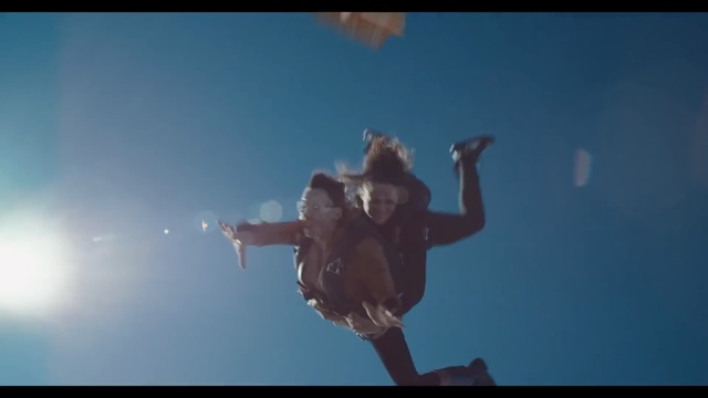 Video Reference N0: blue, sky, atmosphere, daytime, cloud, extreme sport, parachuting, screenshot, fun, sunlight, Person