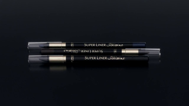 Video Reference N1: Product, Pen, Text, Font, Material property, Office supplies, Cosmetics, Brand, Writing instrument accessory, Writing implement